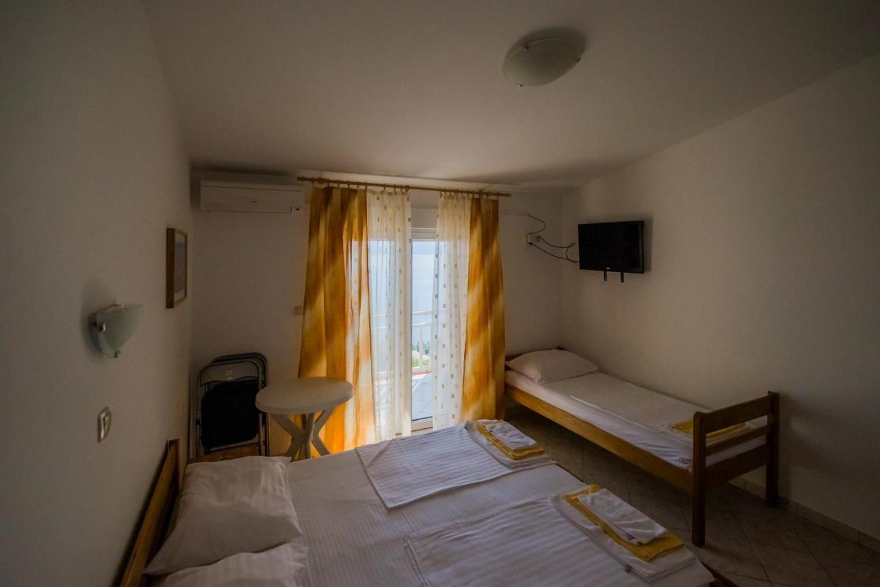 Villa Katarina 奥米什 外观 照片