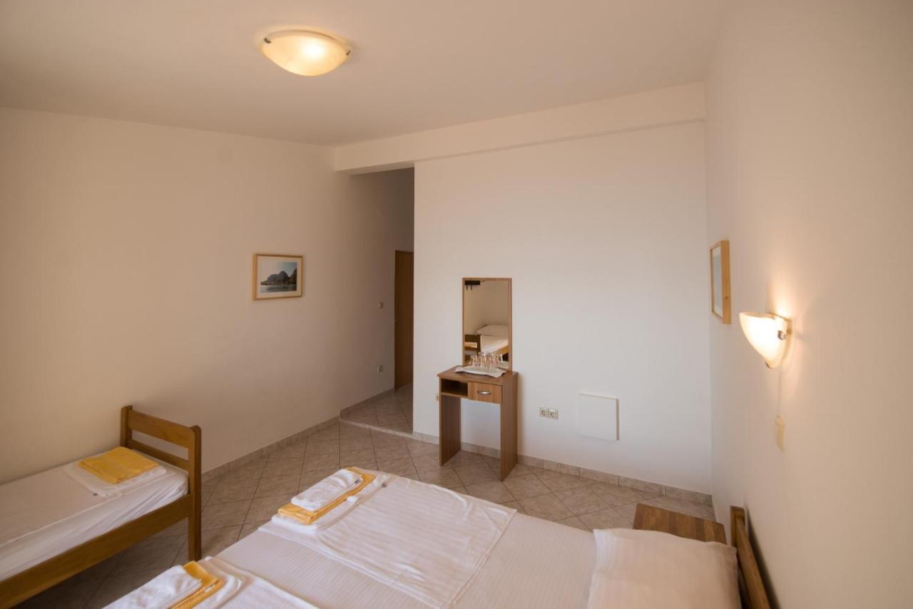 Villa Katarina 奥米什 外观 照片