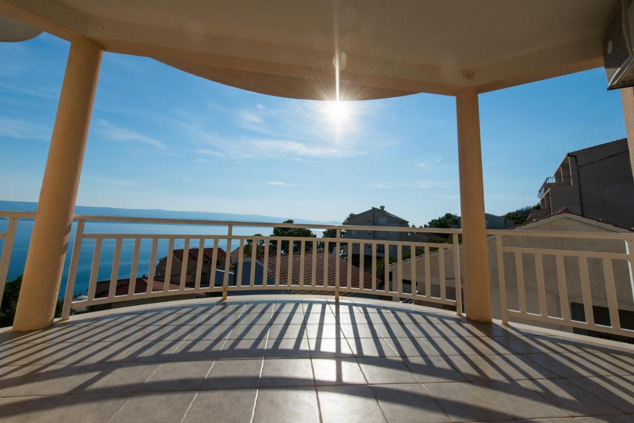 Villa Katarina 奥米什 外观 照片