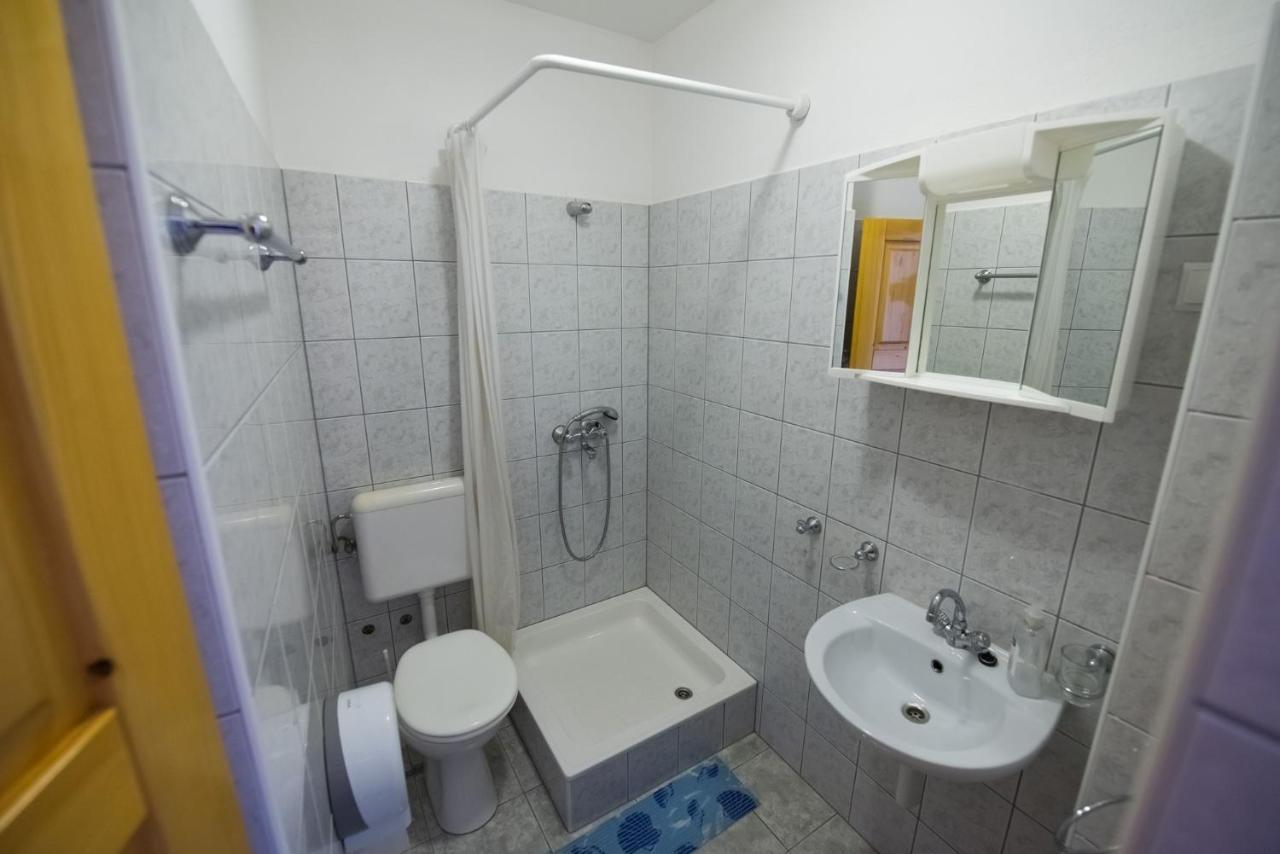 Villa Katarina 奥米什 外观 照片