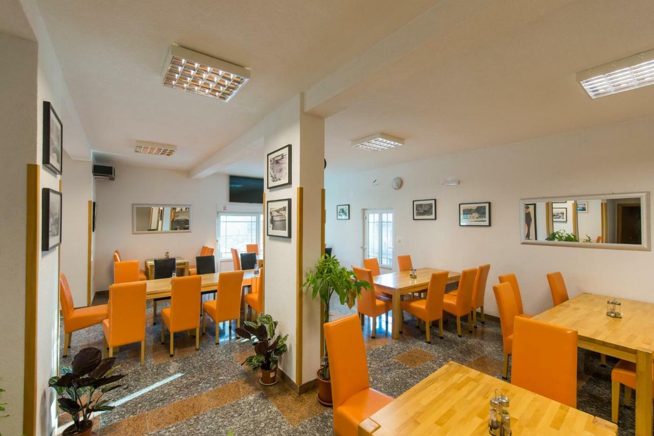 Villa Katarina 奥米什 外观 照片