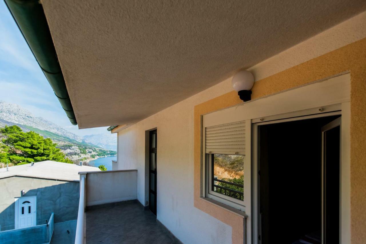 Villa Katarina 奥米什 外观 照片